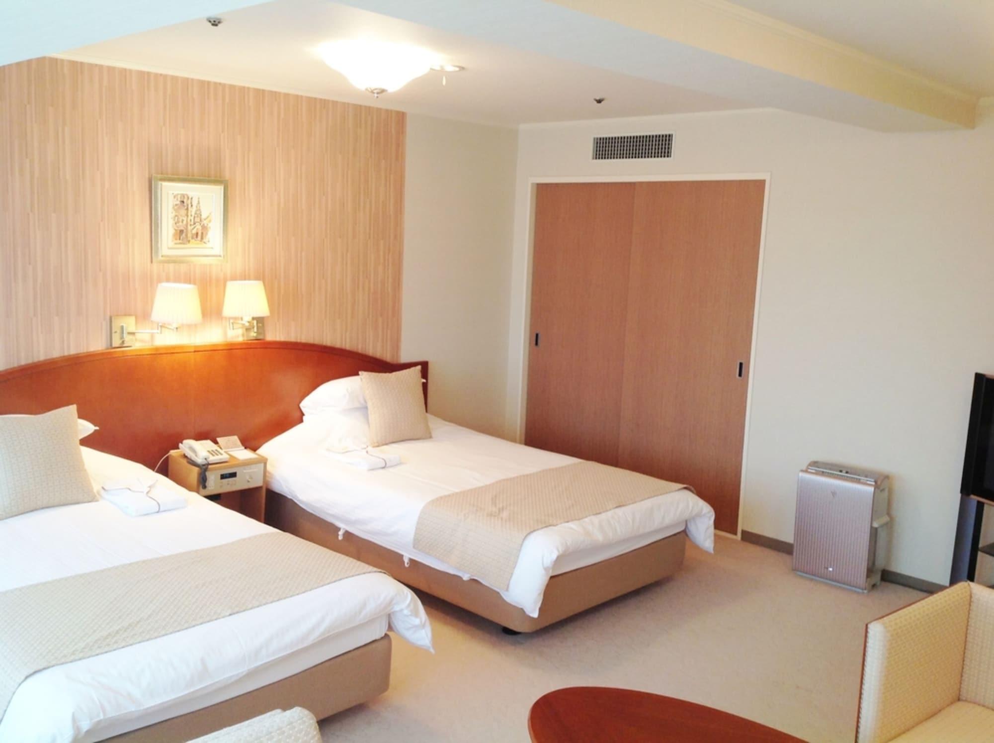 فندق فندق أوكاياما بلازا المظهر الخارجي الصورة